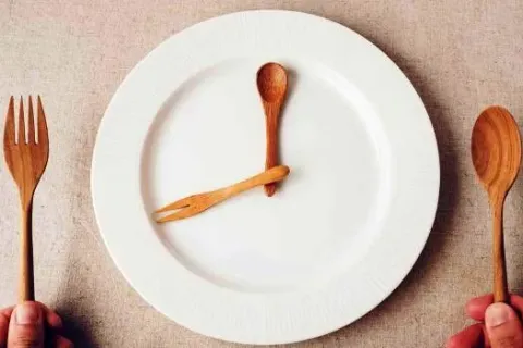 Manfaat Gaya Hidup Diet Puasa Intermiten