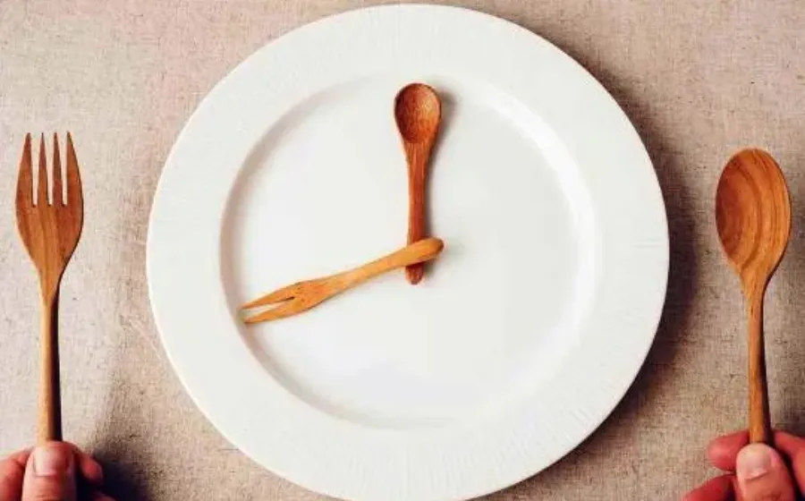 Manfaat Gaya Hidup Diet Puasa Intermiten