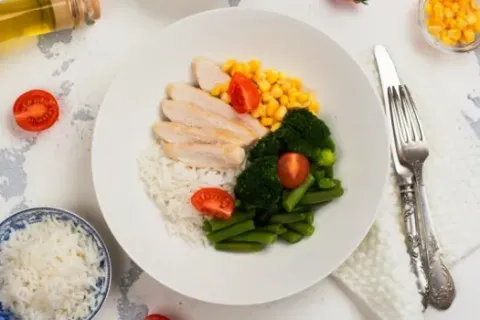 Tips Memberikan Makanan Seimbang Pada Anak Untuk Mendukung Tumbuh Kembangnya