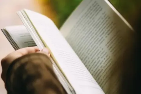 Manfaat Membaca Buku Yang Mungkin Belum Kamu Ketahui