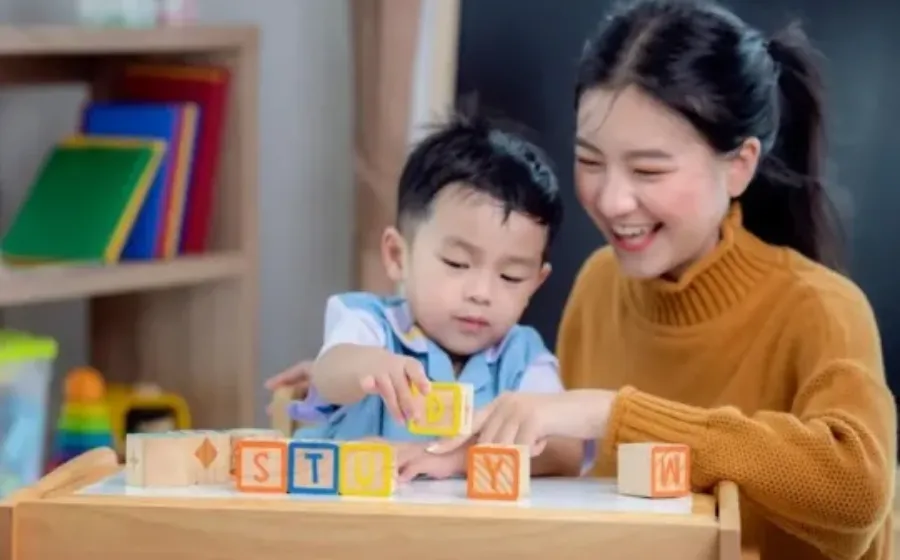 Tips Mengasuh Anak Hiperaktif Yang Perlu Moms Pahami