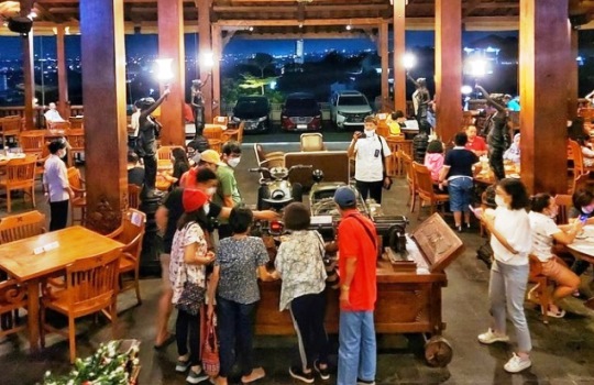 Rekomendasi Tempat Makan Hits di Semarang yang Enak dan Bikin Ketagihan