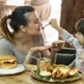 Tips Memilih Restoran Ramah Anak Agar Makan Di Luar Jadi Nyaman Tanpa Drama