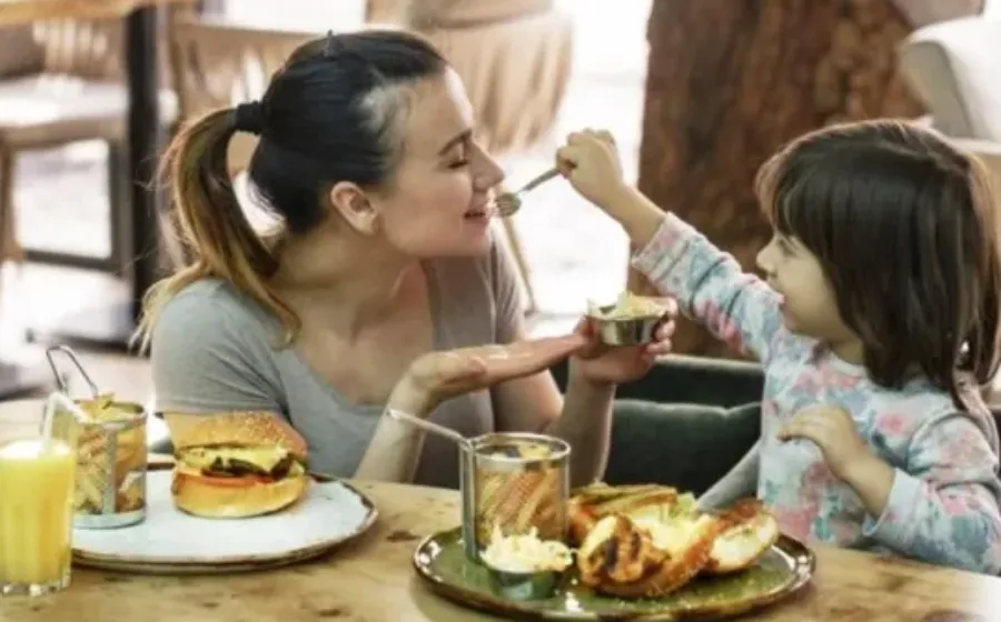 Tips Memilih Restoran Ramah Anak Agar Makan Di Luar Jadi Nyaman Tanpa Drama