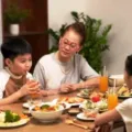 Tips Memilih Restoran Yang Ramah Anak Biar Makan Bareng Keluarga Jadi Nyaman Dan Seru