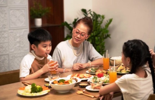 Tips Memilih Restoran yang Ramah Anak Biar Makan Bareng Keluarga Jadi Nyaman dan Seru