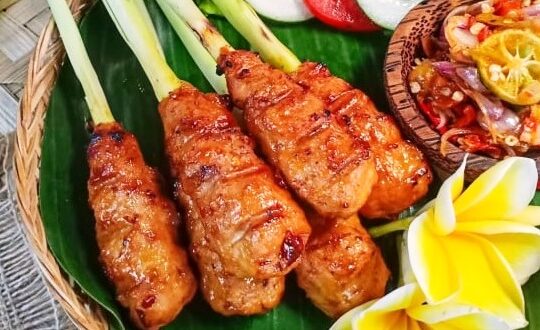 Kelezatan Sate Lilit Bali yang Bikin Ketagihan dan Gak Ada Lawan