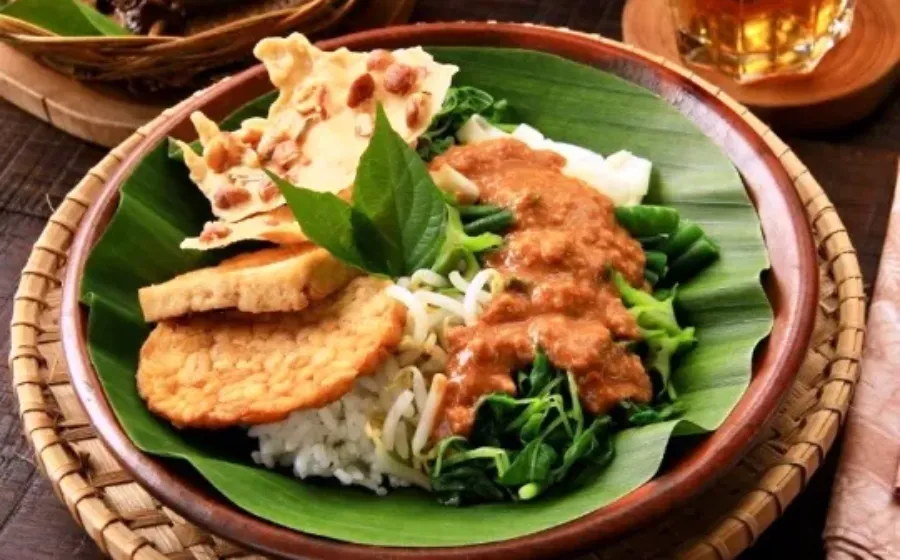 Rekomendasi Warung Nasi Pecel Legendaris Di Madiun Yang Bisa Kamu Coba