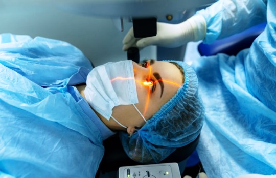 Manfaat dan Risiko LASIK yang Perlu Anda Ketahui