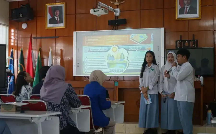 Belajar Transisi Energi Jadi Lebih Hidup, UPER Dampingi Siswa SMA Depok Lewat Proyek Nyata