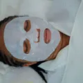 Cara memilih masker wajah yang tepat sesuai jenis kulit