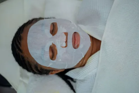 Cara memilih masker wajah yang tepat sesuai jenis kulit