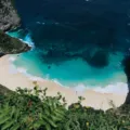 Pemandangan alam wisata hidden gem yang asri dan indah di Indonesia
