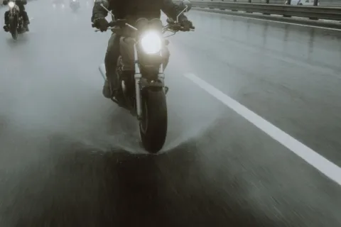 Pembersihan dan perawatan rantai sepeda motor saat musim hujan